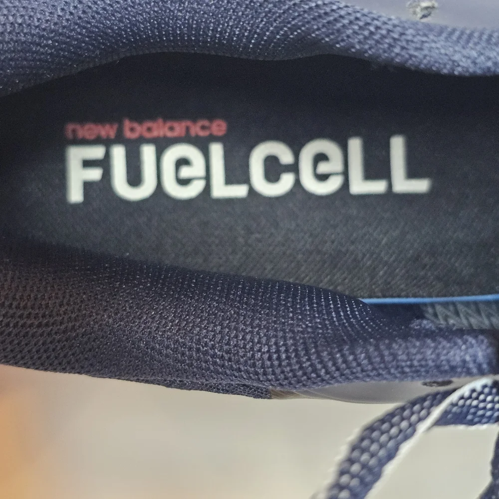New Balance Baseball Elite Performance FuelCell 4040 V7 Metal Cleats Size 5